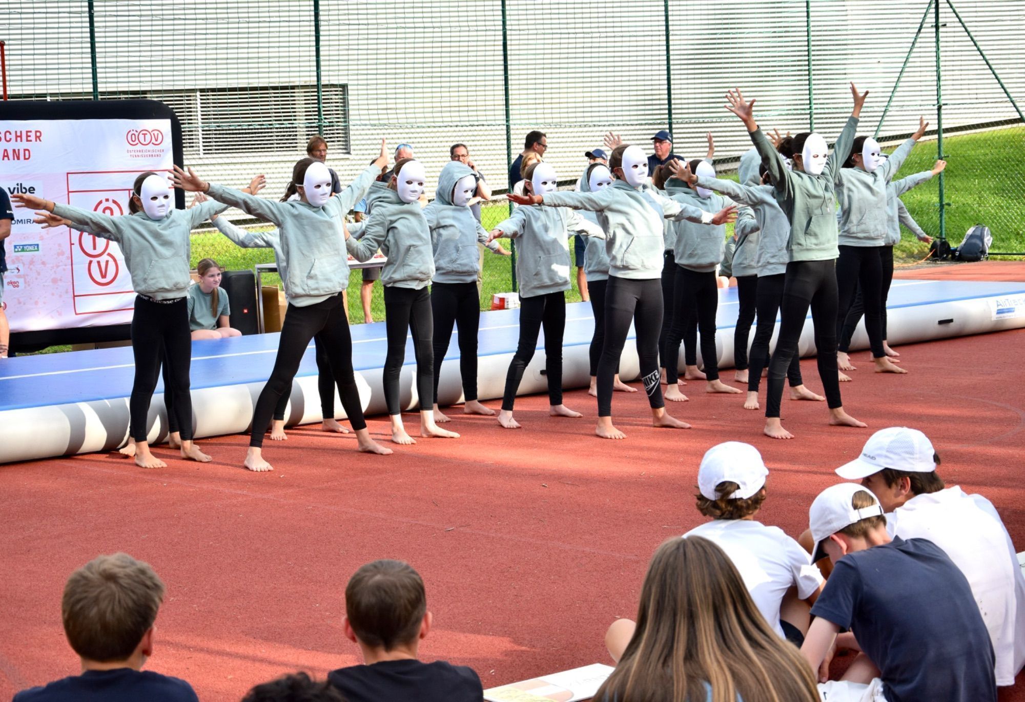 Darbietung der Sportmittelschule Nüziders im Rahmen der Abschlussfeier mit Siegerehrung in Tschagguns