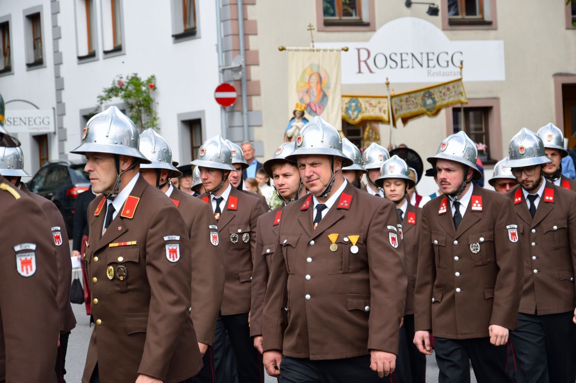 Prozession mit der Feuerwehr Bürs