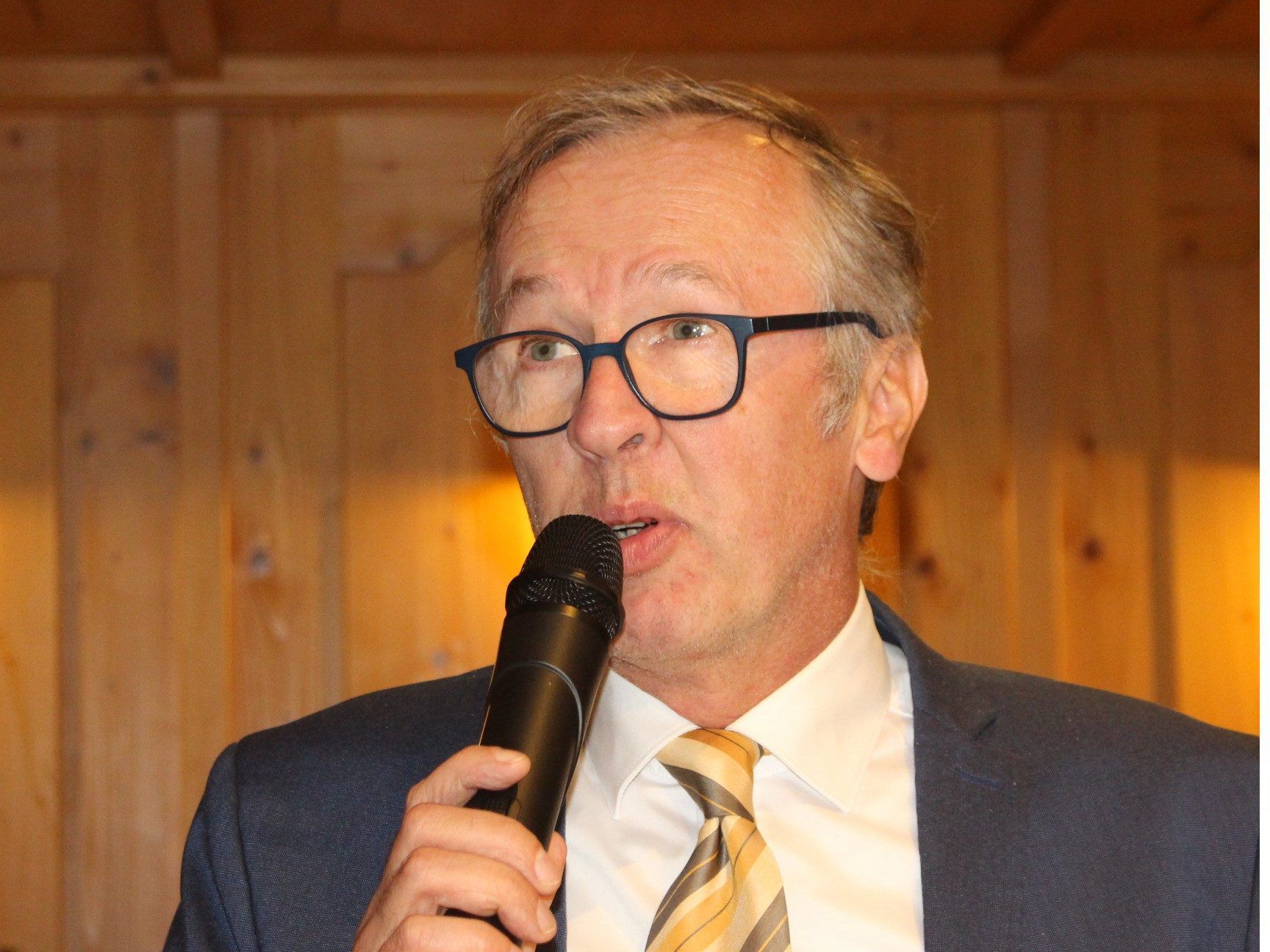 Dir. Mario Hammerer: „Mit dem gemischten Gefühl aus Dankbarkeit, Wehmut und ehrlicher Freude schließe ich mit den Leitspruch der Schule: Wir gestalten unsere Zukunft.“