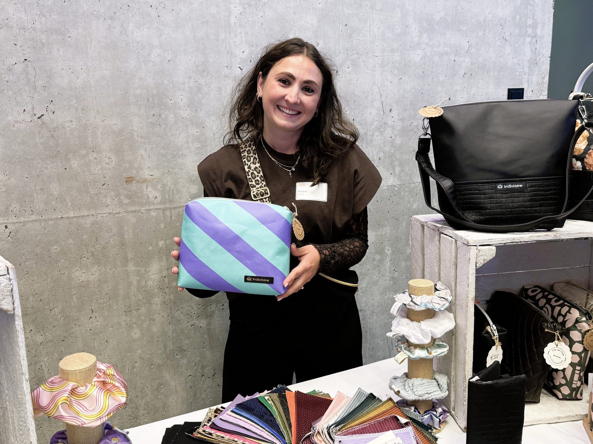 Thersa Linher (Indivisew) präsentierte ihre Taschen.