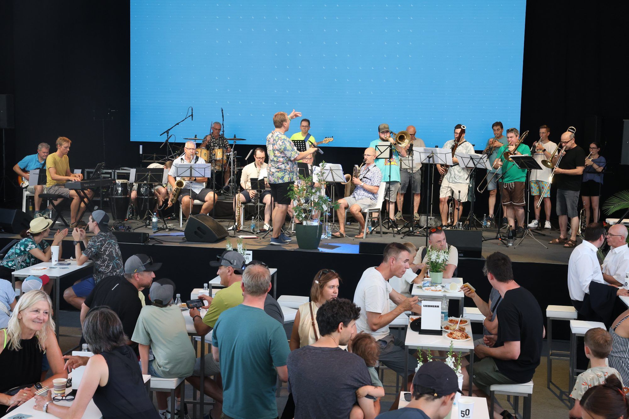 Die Big Band der Musikschule Walgau im Prüfzentrum.