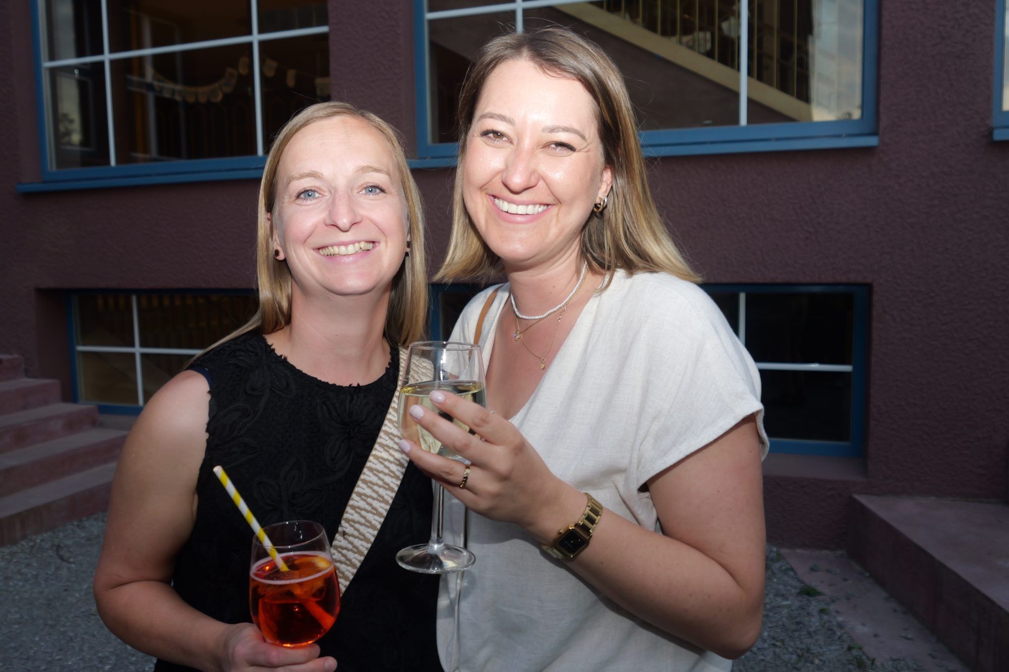 Melanie und Lena genossen die ausgezeichnete Konzertstimmung.