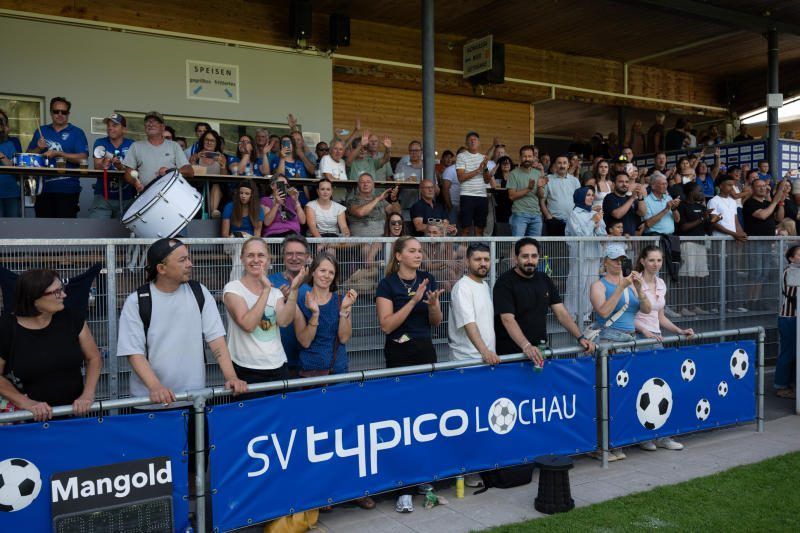 Standing Ovations der Lochauer Fans an das Team.