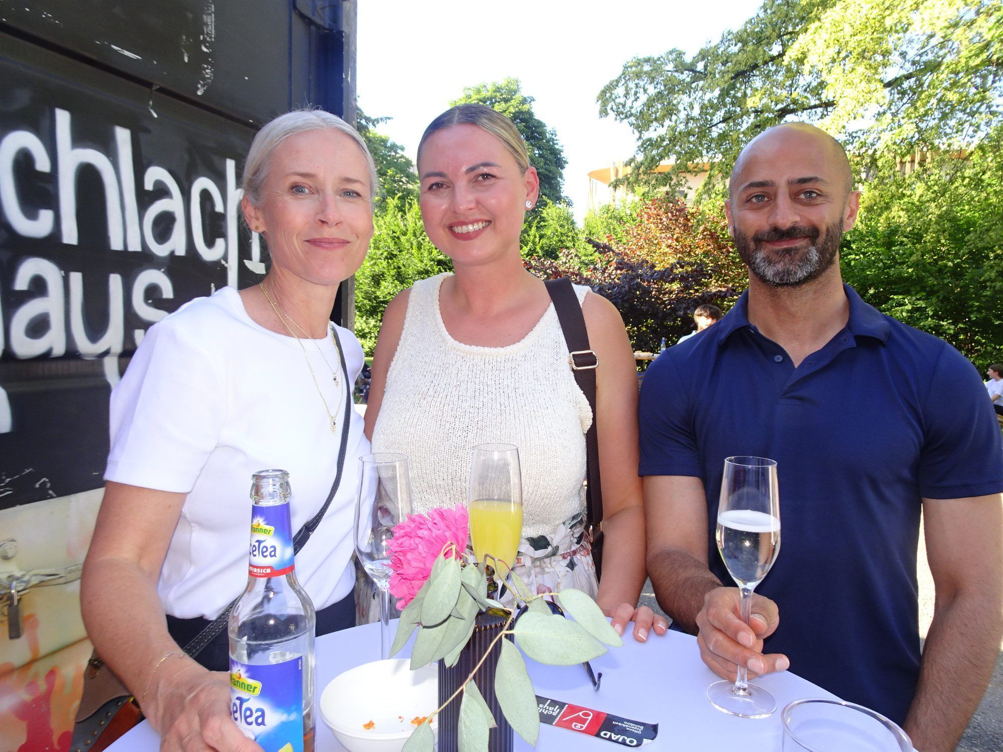 Miriam Seidl (Landeselternverband), Mirela Malagic  und Tamer Akkurt (beide Okay zusammen leben) bei der JHV der OJAD. 
