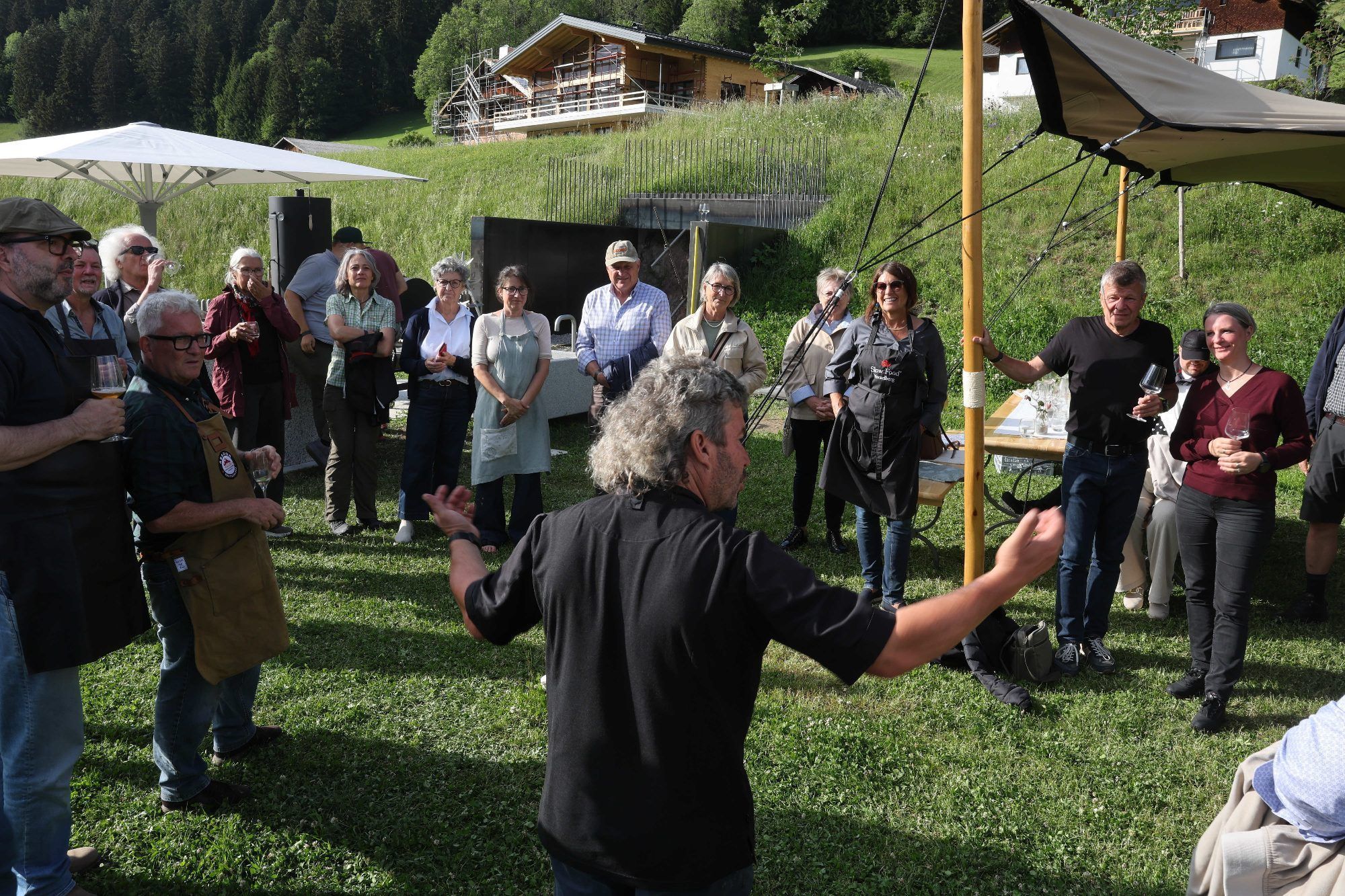 Festmahl in unvergleichlicher Grillwiese