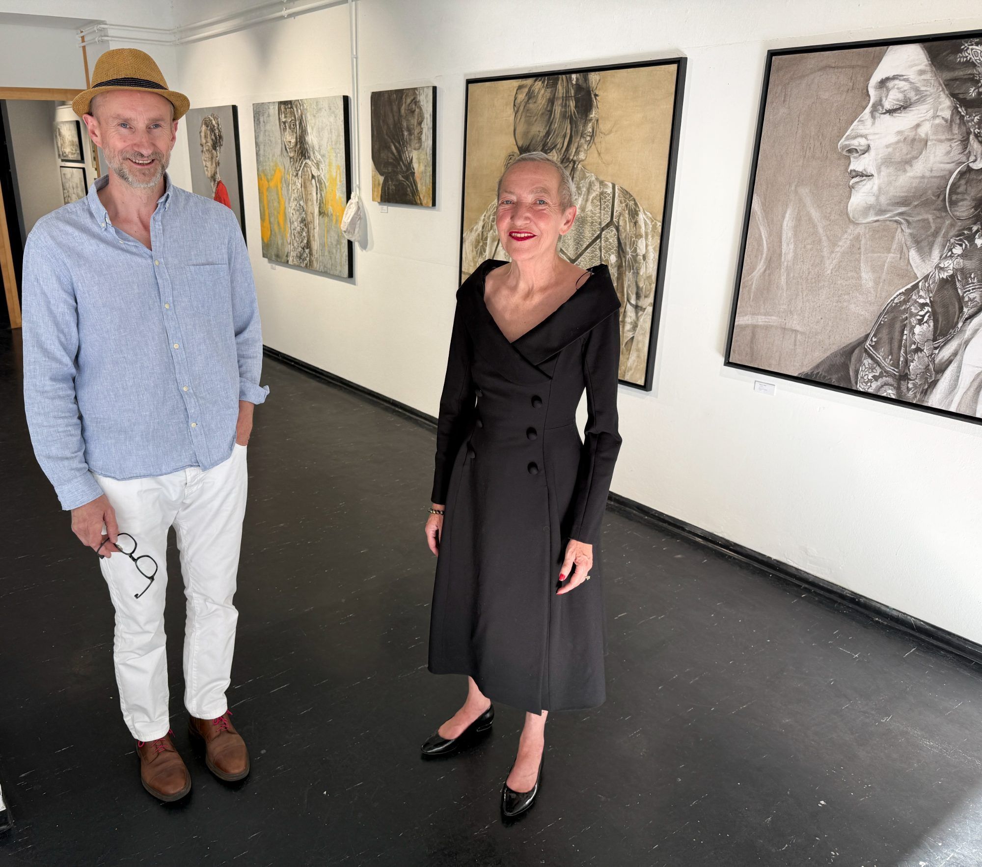 Künstler Thierry Dalat und Galeristin Sylvia Janschek luden zu _Intimacies_