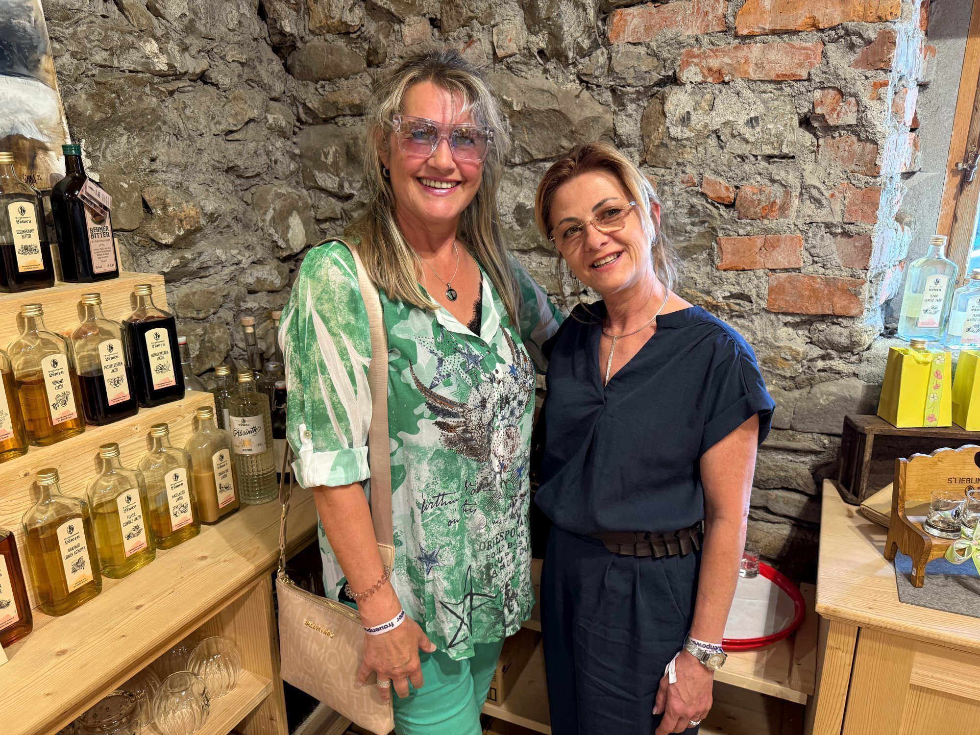Traudi Moosmann und Hairstylistin Anita Schallauer (Hoarliebe Lustenau)