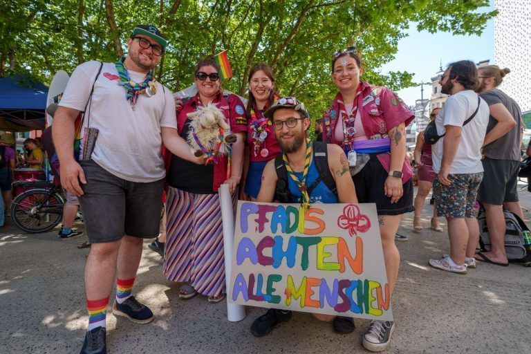 Christopher Street Day in Bildern: Bunte Parade durch Bregenz