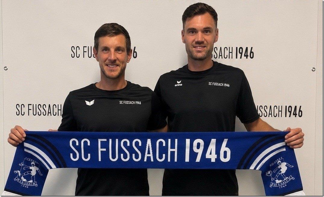 Manuel Sutter (l.) mit Fußach Sportchef Christoph Kobleder. VEREIN