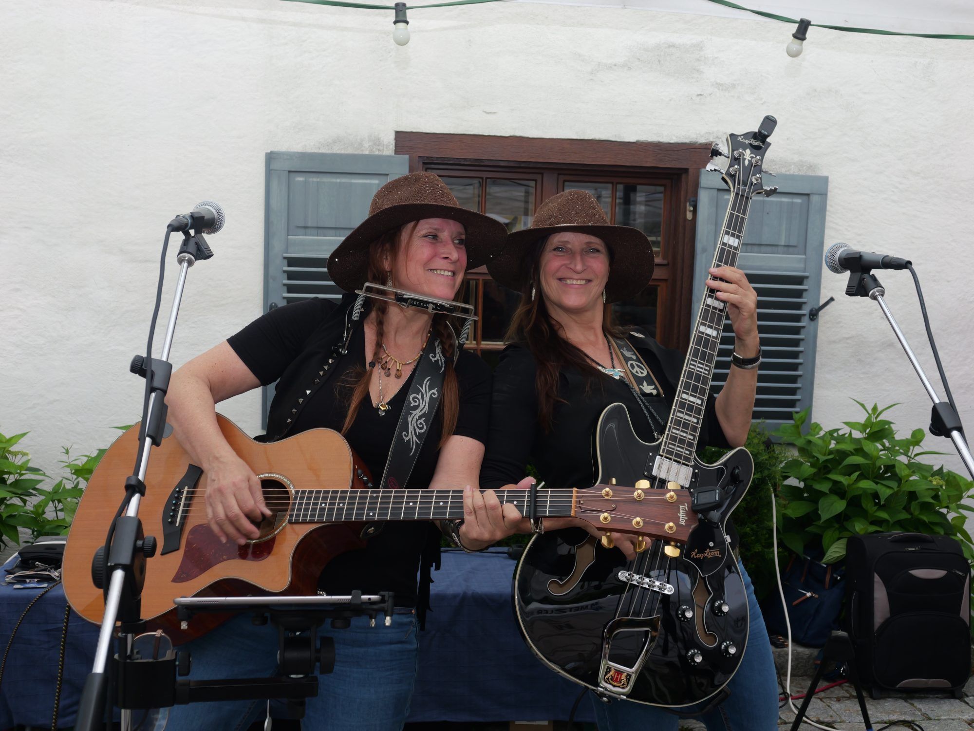 Christine und Desiré Hron von den