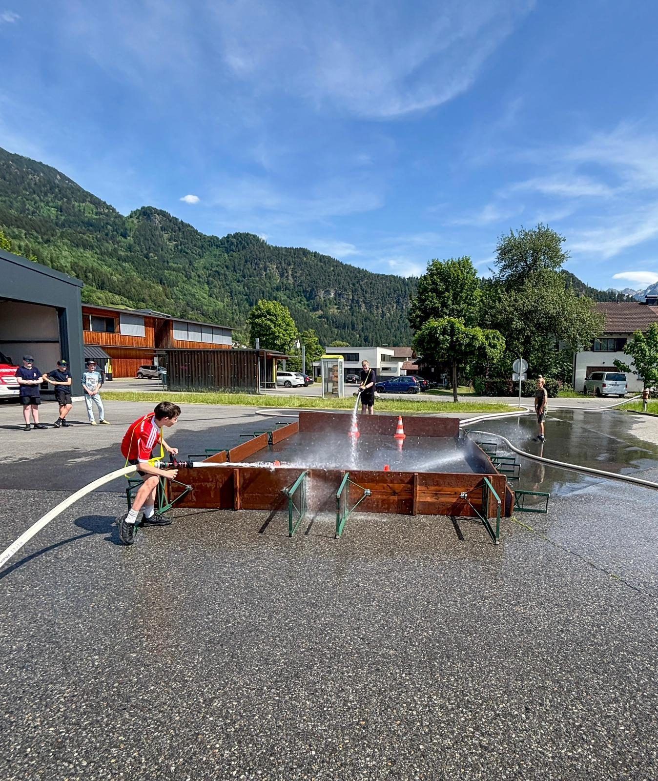 Gezielte Handhabung der Feuerwehrschläuche