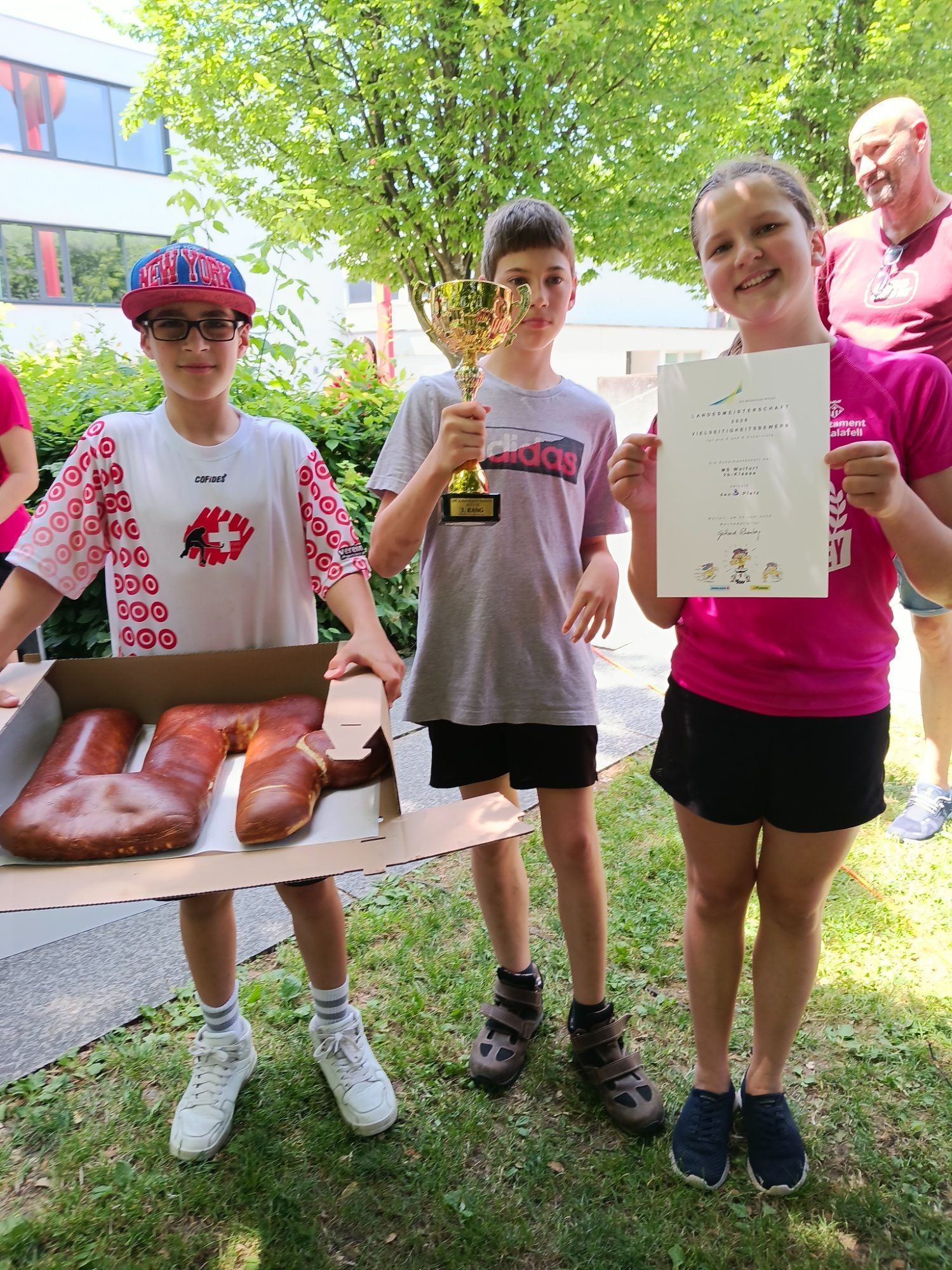 Die Wolfurter Aurel, Bruno und Amy freuten sich über die Bronzemedaille. 