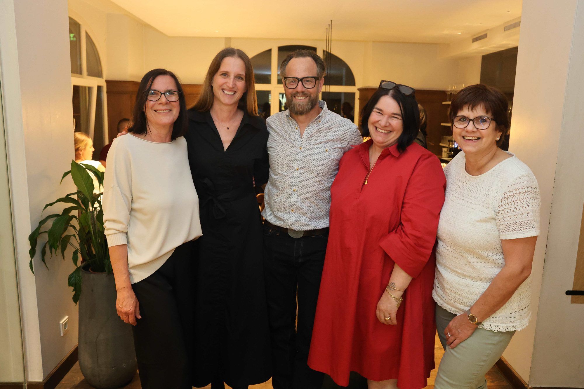 Angelika Lässer, Edith und Remo KlingerSonja Schmidinger und Carmen Lang verbanden es mit einer Firmenhubilarfeier von 