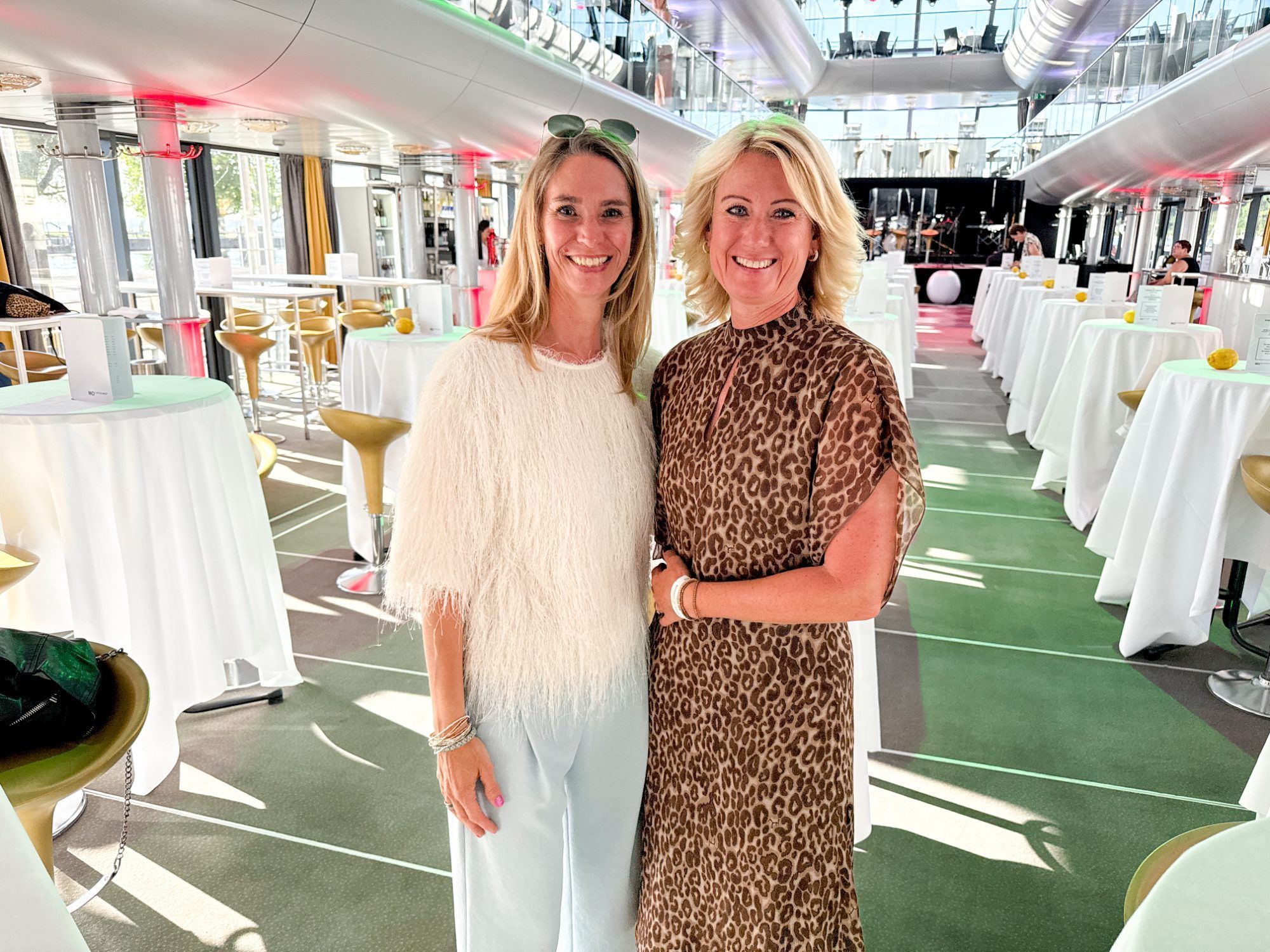 Brigitte Singer und Andrea Bilgeri-Ilg bei der Premium-Ausfahrt