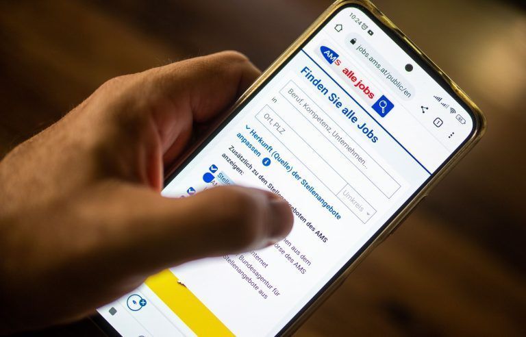 Arbeitssuche mit 60: "Man kommt nicht einmal bis zum Gespräch"