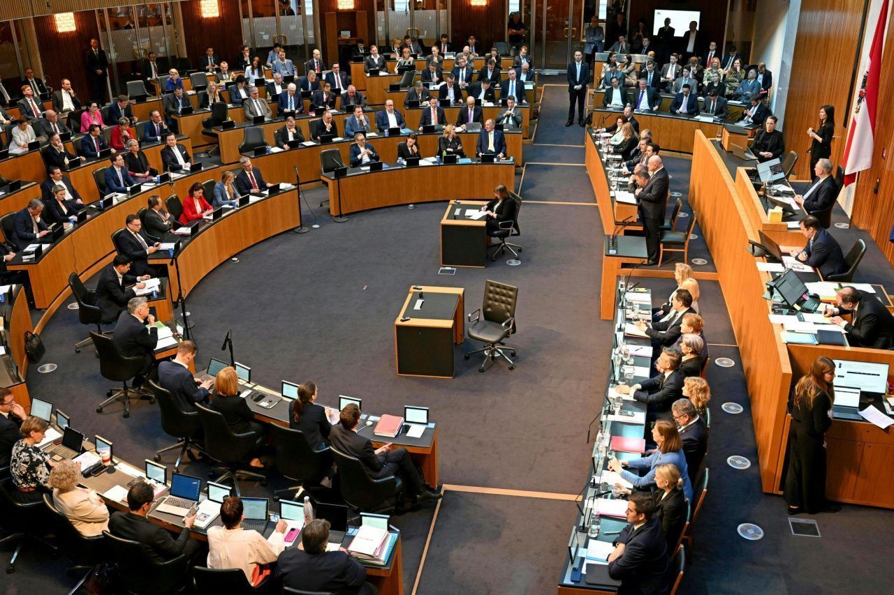 Wo Politik bei sich selbst spart