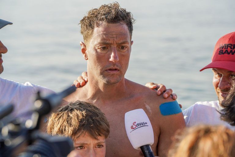 Bernhard nach Bodenseequerung im Ziel.jpg