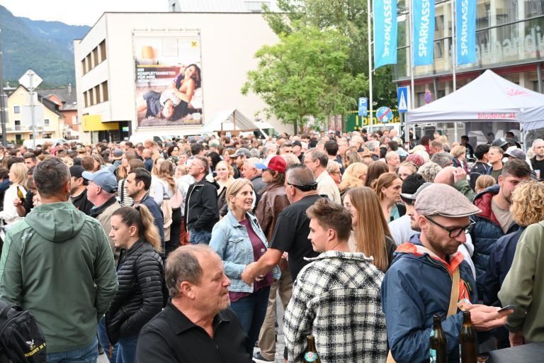 BndB11Besucher2.JPG