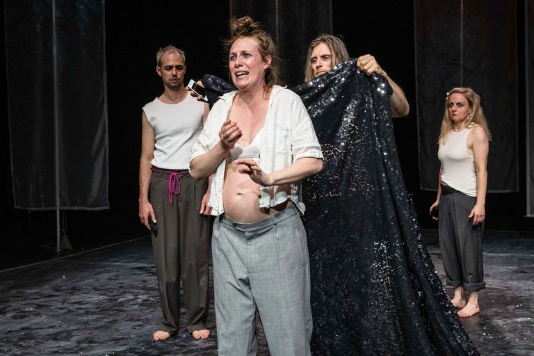 Human_Ich_bin_Mensch_aktionstheater_ensemble(c)_Maximilian_Lottmann (2).jpg