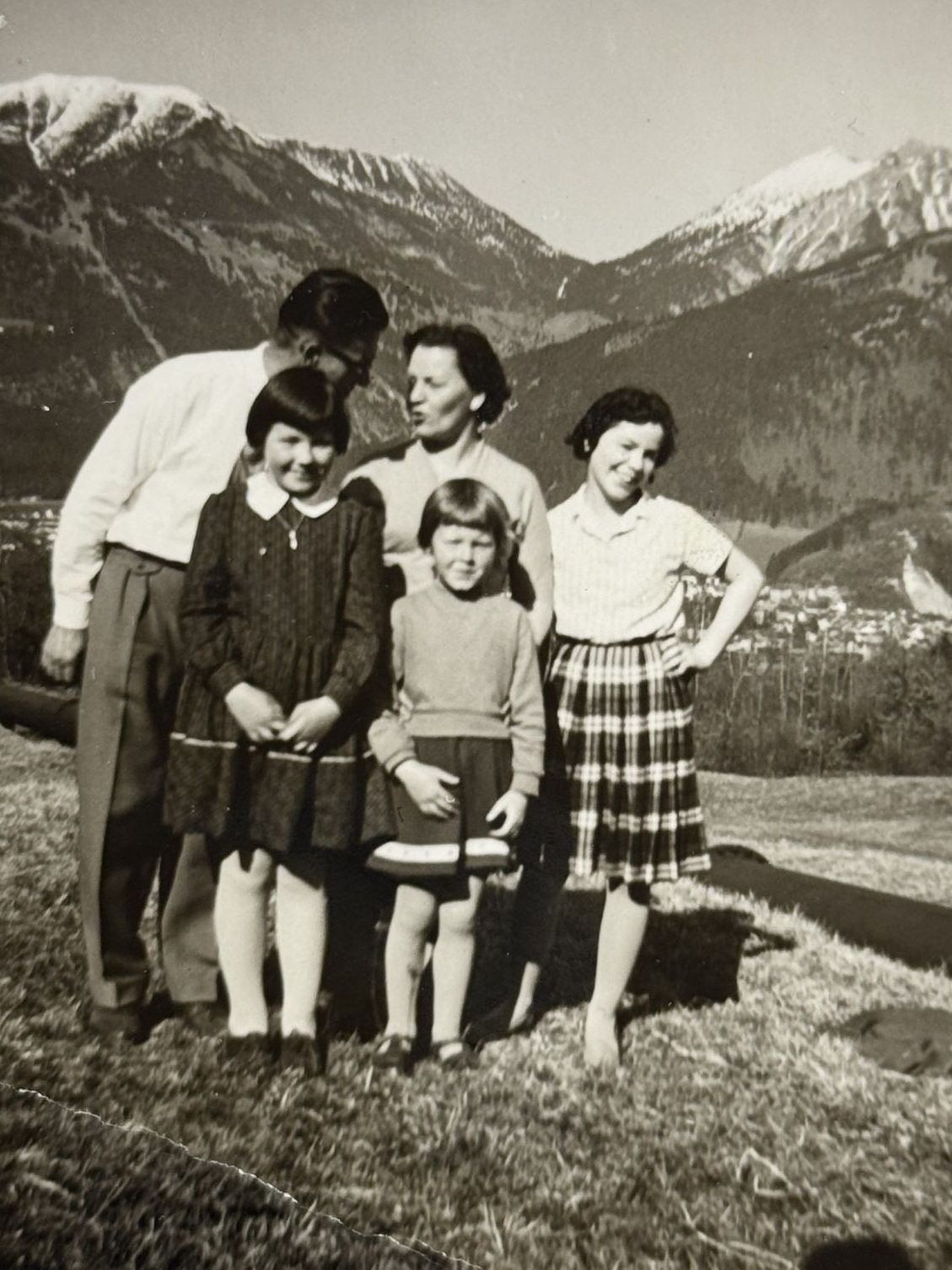 Mit Stricknadeln durch den Krieg: Die Bürserin Nella Stepien wird 100.