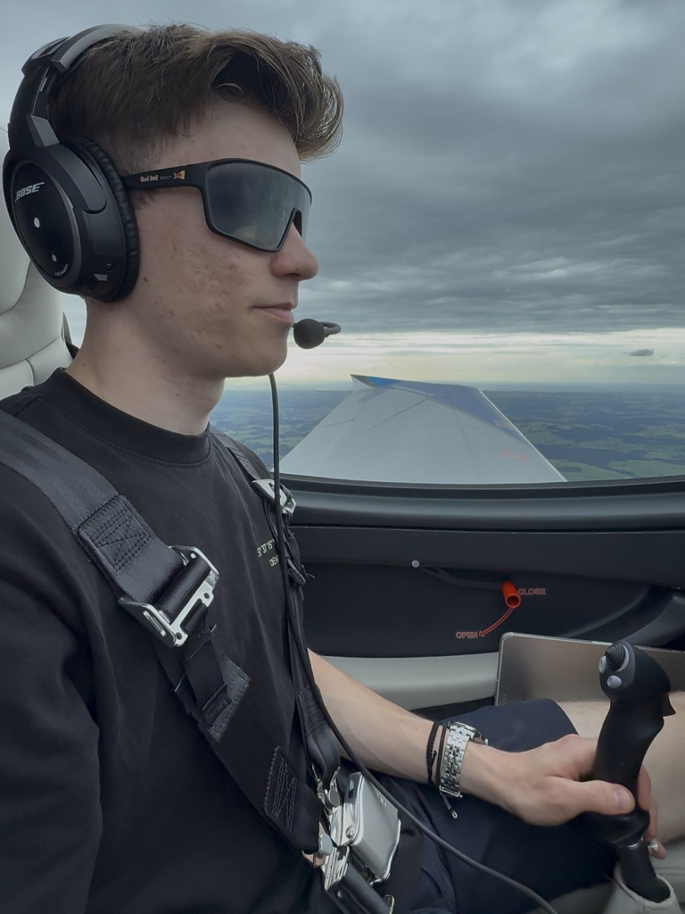Pilotenschein, Matura, Zivildienst und Ehrenamt: Ein 21-Jähriger mit ungewöhnlichem Tatendrang