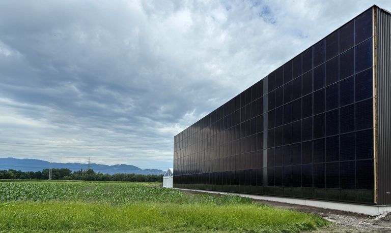 INHAUS_Neubau_Sicht PV Fassade.jpg