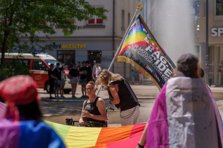 Christopher Street Day in Bildern: Bunte Parade durch Bregenz