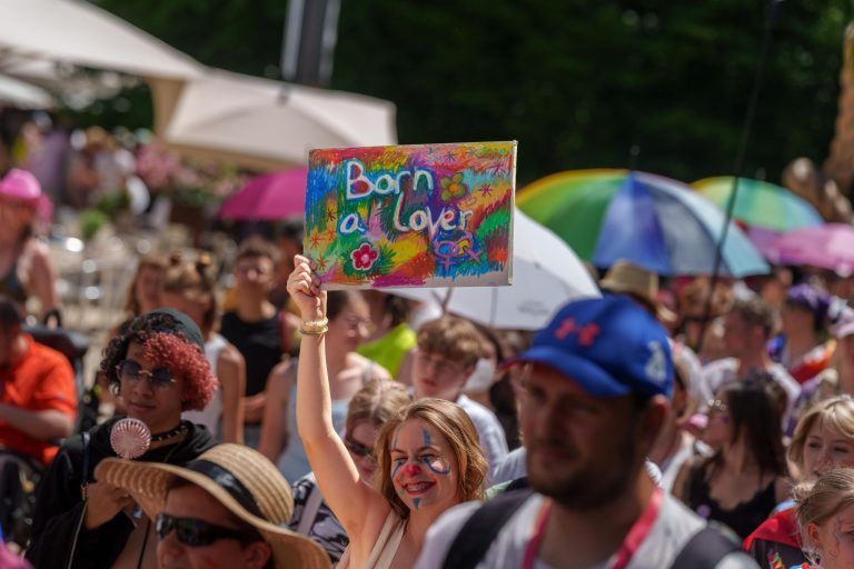 Christopher Street Day in Bildern: Bunte Parade durch Bregenz