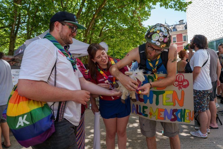 Christopher Street Day in Bildern: Bunte Parade durch Bregenz