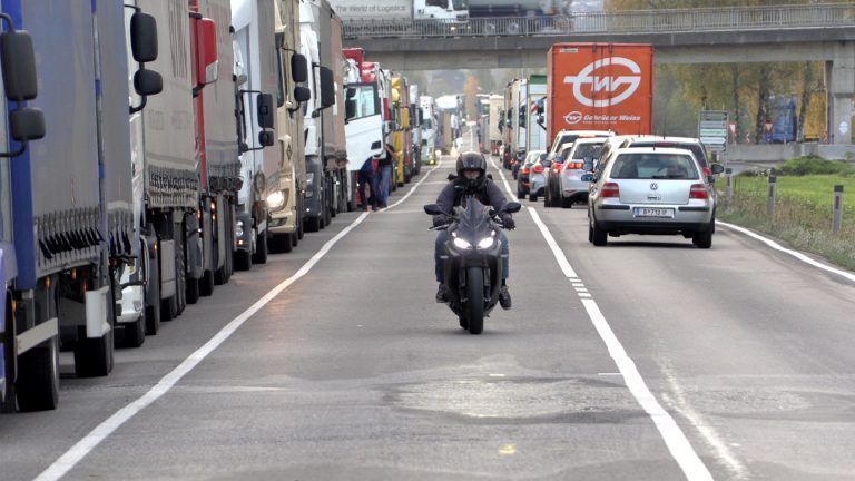 Endet der Lkw-Stau vor der Zollstelle Wolfurt tatsächlich schon im September?