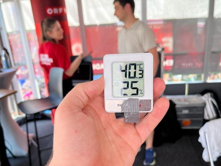Hinter den Kulissen: Aufregung im Landesstudio: Über 40 Grad am Arbeitsplatz!