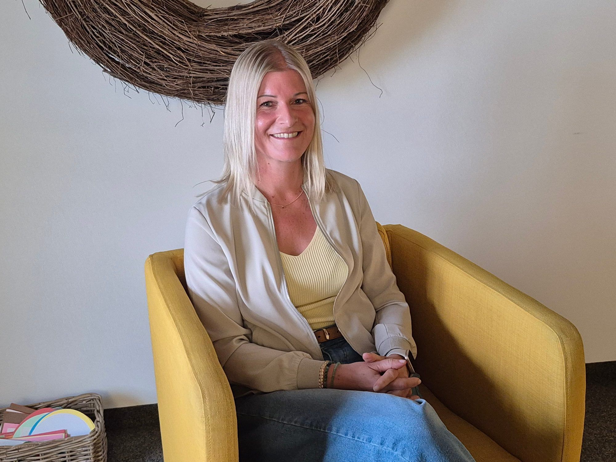 Verena Schnetzer-Mayer arbeitet als akademische Supervisorin und psychosoziale Beraterin.