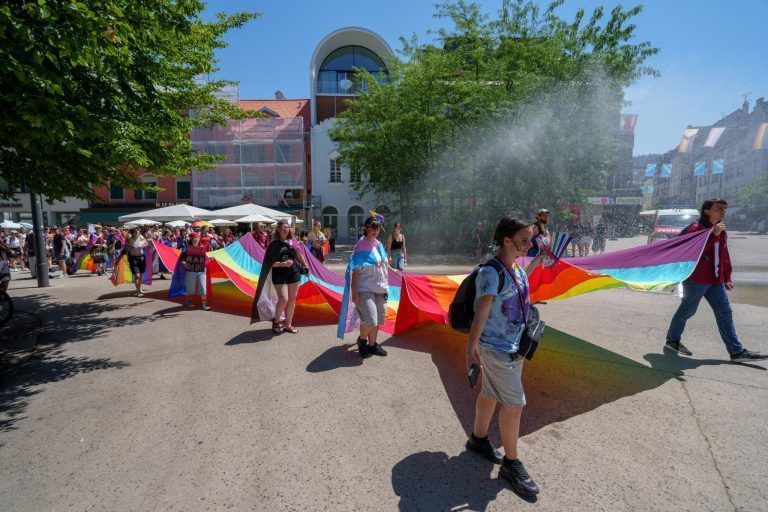 Christopher Street Day in Bildern: Bunte Parade durch Bregenz
