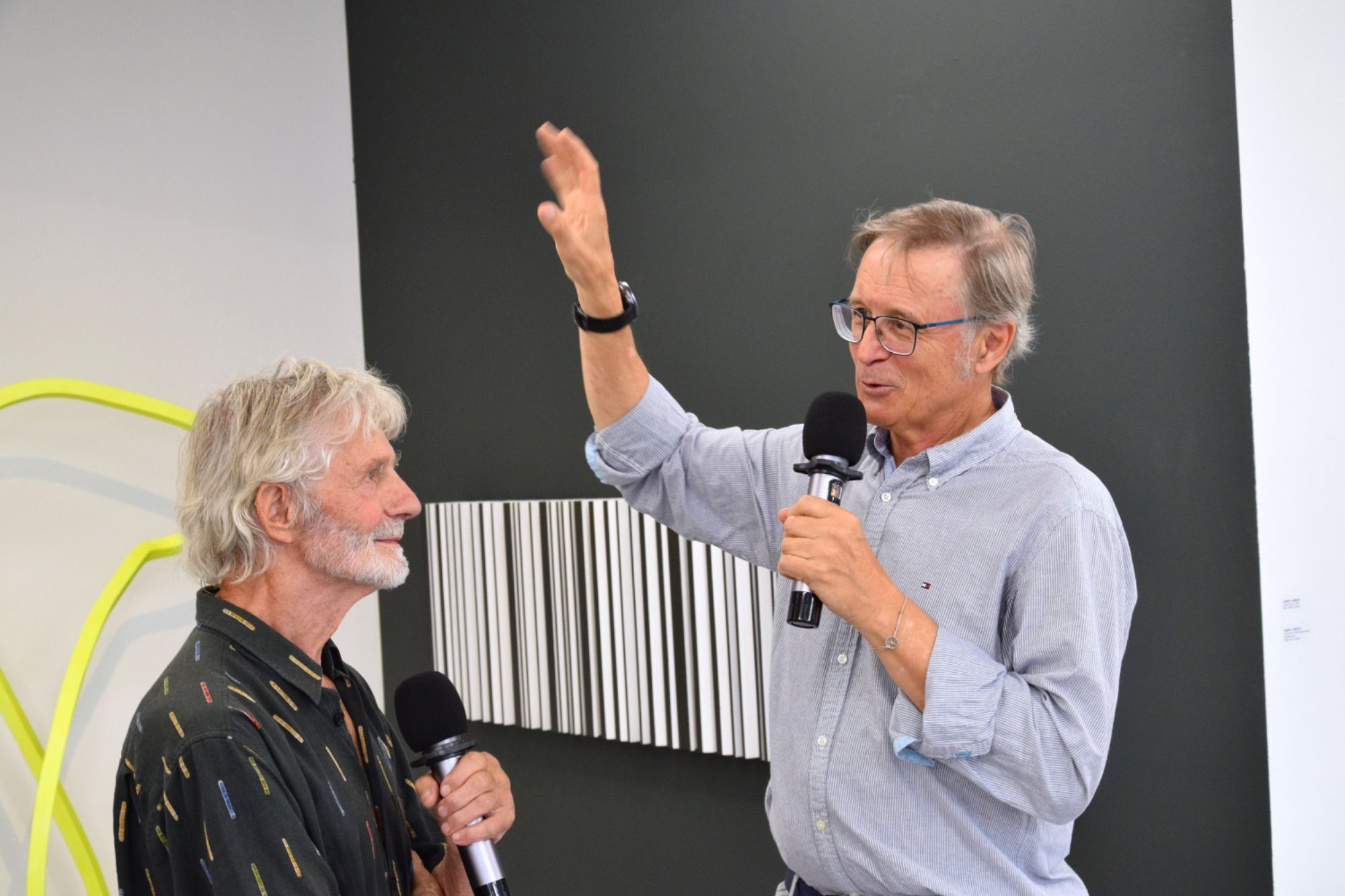 Johannes Ludescher im Gespräch mit Kurator Roland Haas