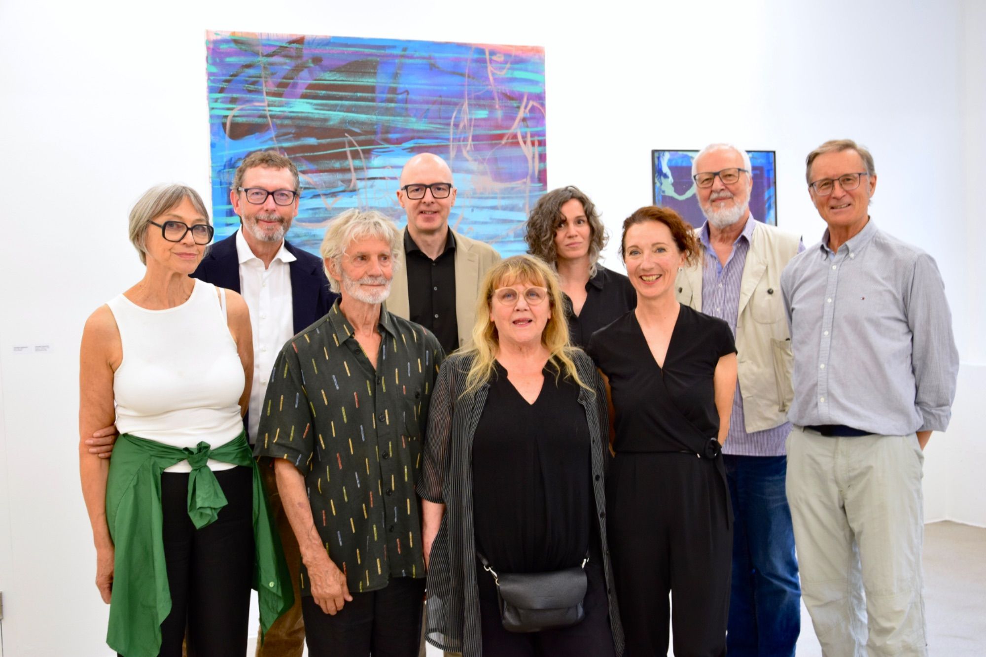 Künstlerin Carmen Pfanner, Andreas Neuhauser (Illwerke VKW), Künstler Johannes Ludescher, Illwerke-VKW-Vorstandsmitglied Gerd Wegeler, Künstlerin Ruth Schnell, Künstlerin Maria Anwander, Kunstforum-Montafon-Obfrau Dagmar Lang, Künstler Hubert Lampert und der künstlerische Leiter des Kunstforum Montafon, Roland Haas (v. l.).