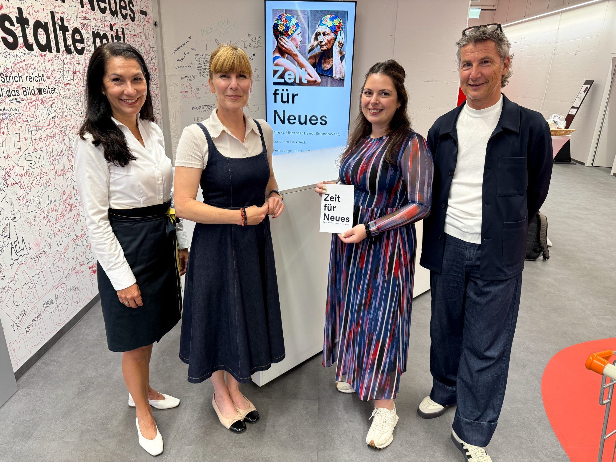 GF Nicole Schedler, Brigitte Salzmann (Marketing), Stefanie Feldmann und Kurator Klaus Feldkircher luden zur Vernissage ins Parkhaus