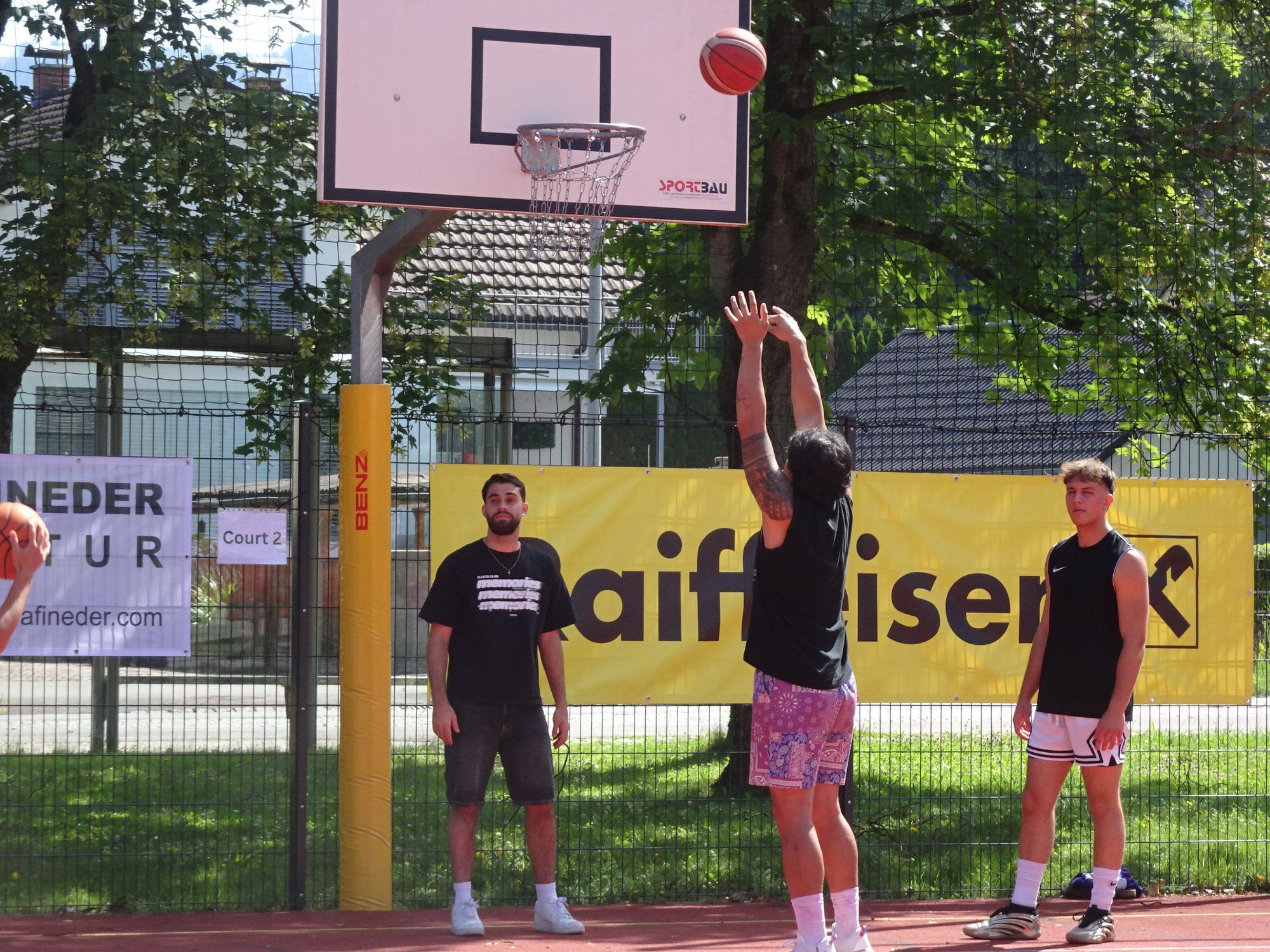 Das Turnier verband sportlichen Ehrgeiz mit einer entspannten Streetball-Kultur.