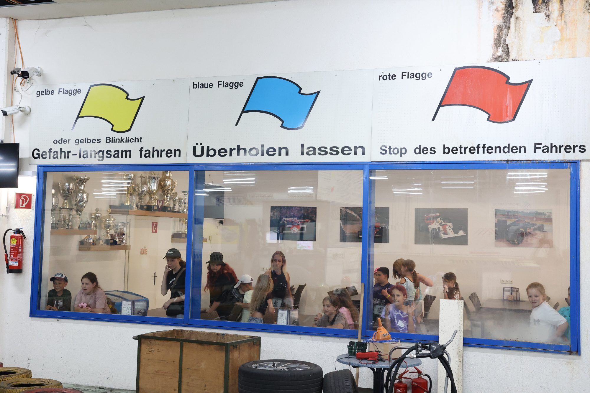 Beim Zusehen blieb es in der Kartbahn nicht.