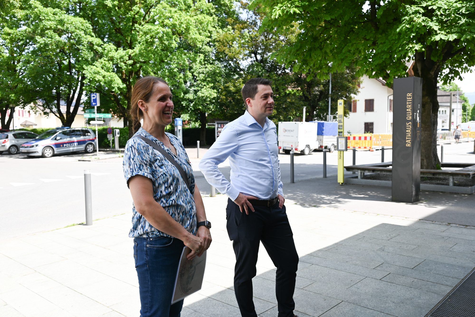 Selbst Bürgermeister Patrick Wiedl weiß nicht, welche Dokumente sich in der Zeitkapsel befinden.