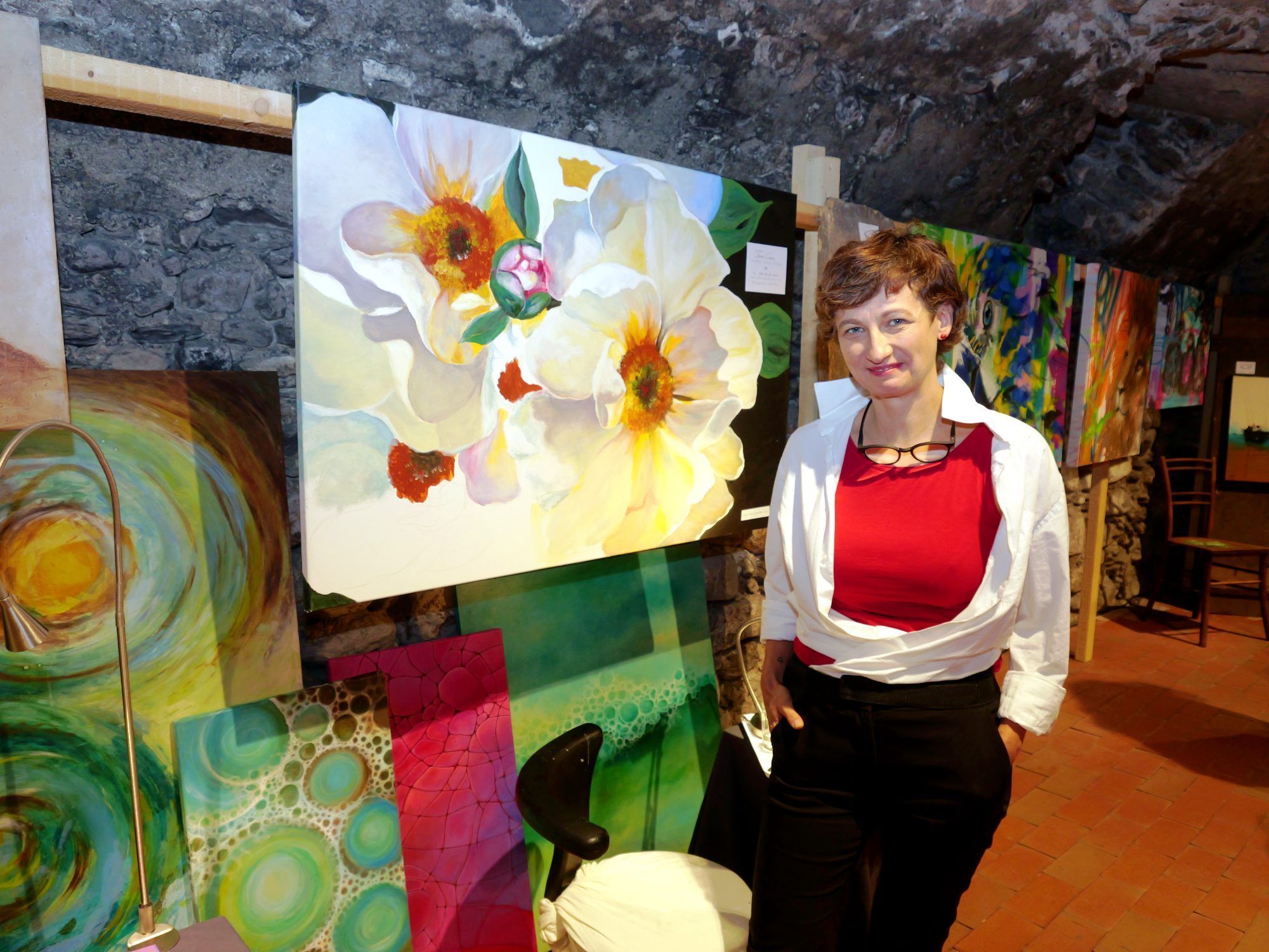 Teresa Ciapas wunderschöne Blumen beleuchtet ein helles Licht.