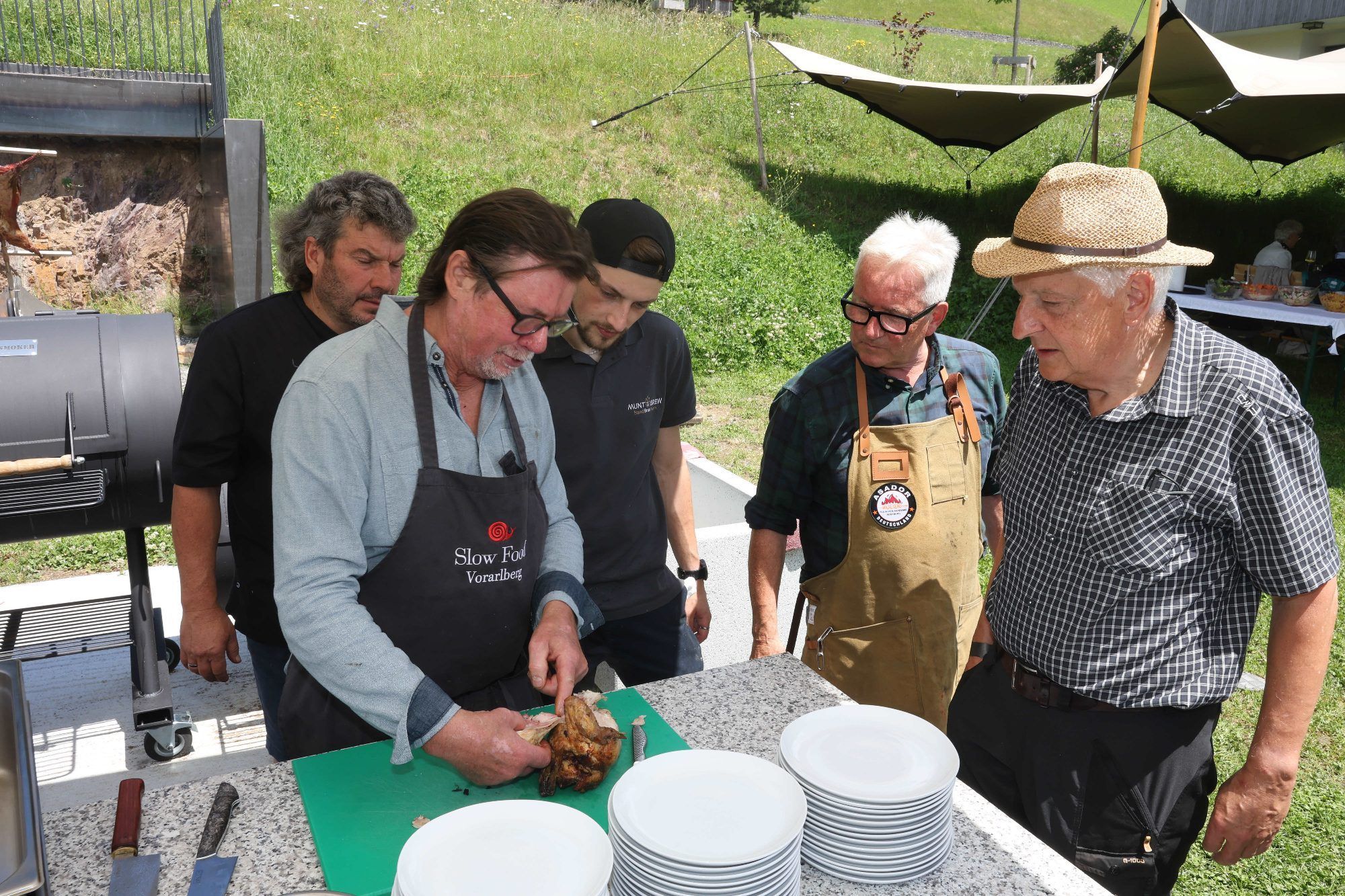 Festmahl in unvergleichlicher Grillwiese