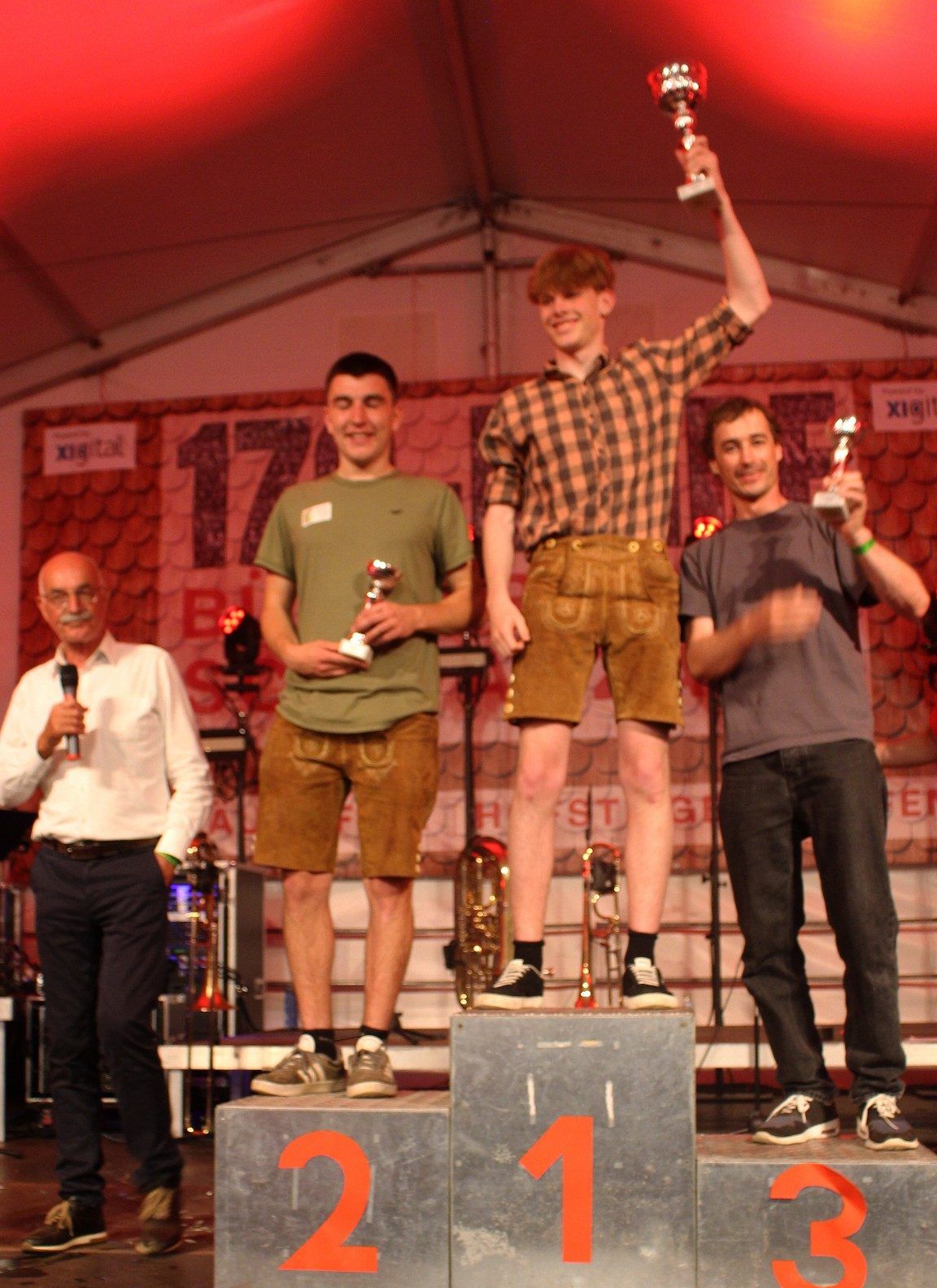 Das Podest der Herrenwertung: Jonas Stradner (1.), Aron Immler (2.) und Christian Rüf (3.).