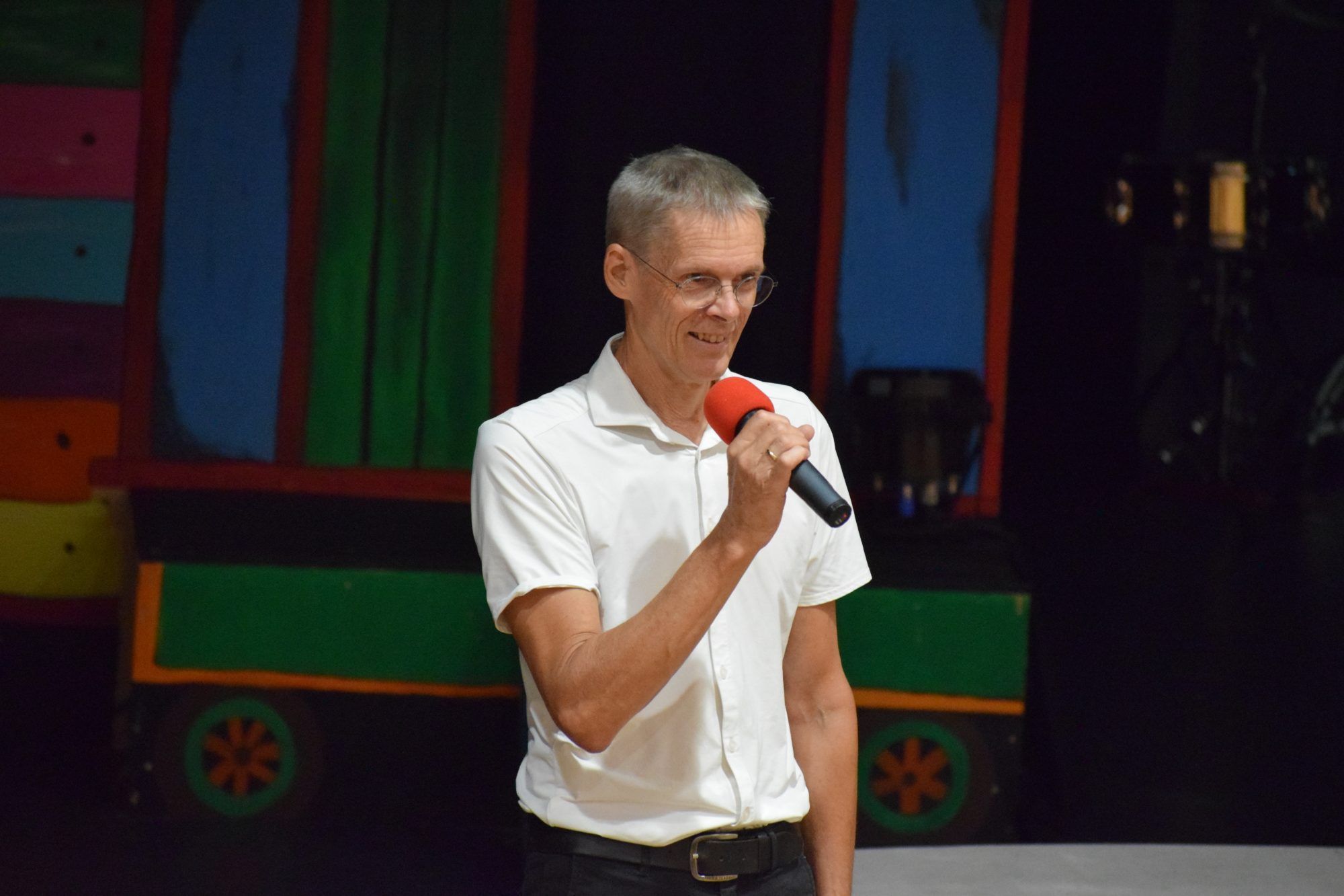 Direktor Roland Beer begrüßte die Besucherinnen und Besucher.