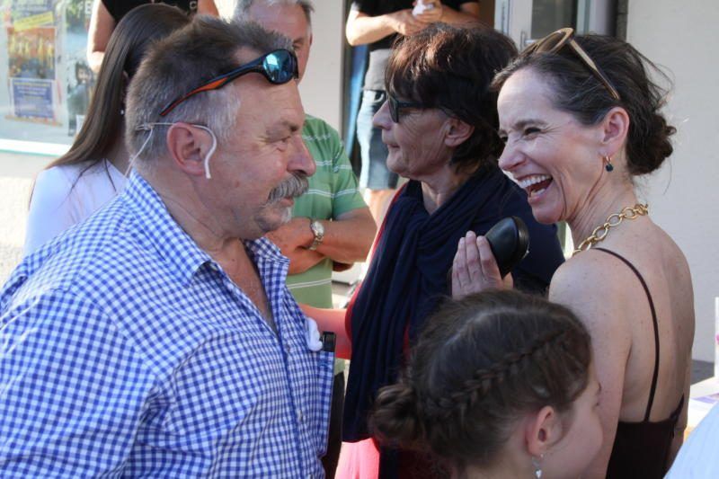 Adam Keckeis mit einer Frau im Talk.