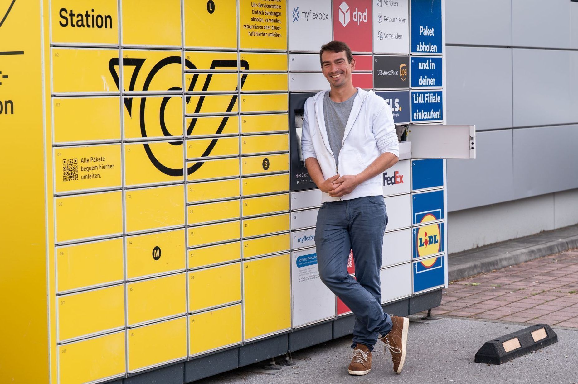 „Der fliegende Schuhmacher“: Alessandro Santella repariert Schuhe ohne Geschäftslokal