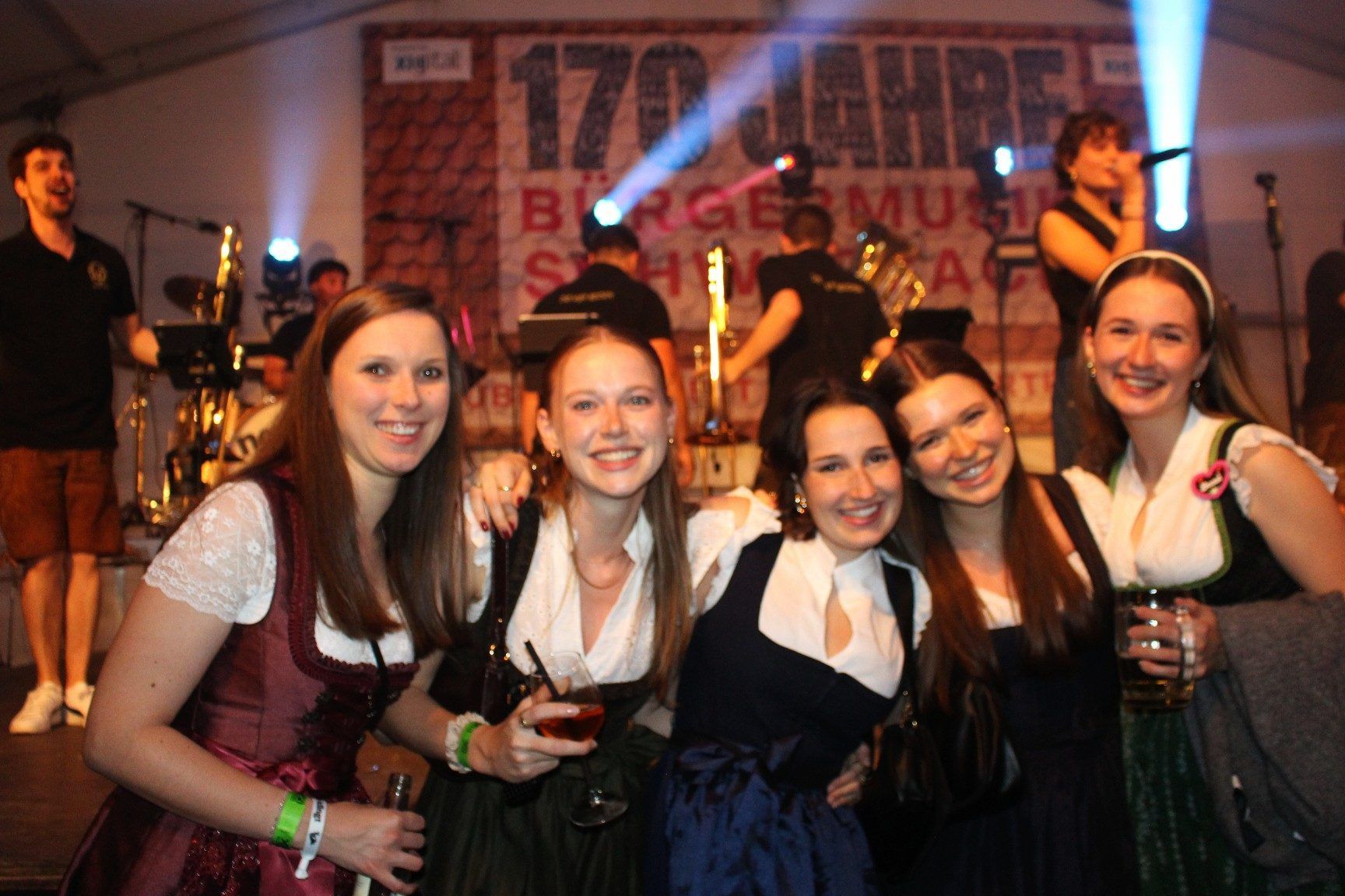 Dirndl waren angesagt.