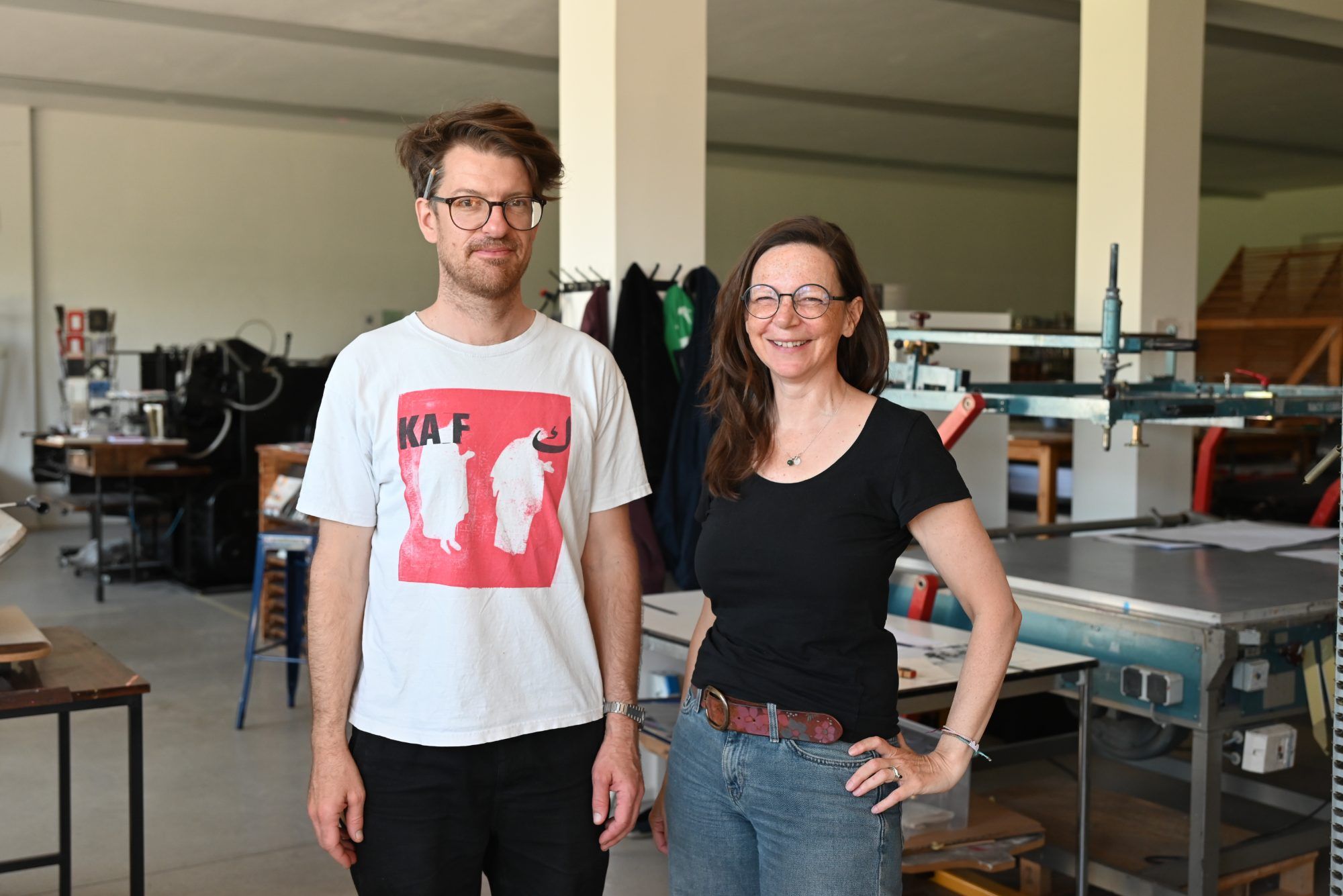 Gabi Hampson vom W*ORT kann vorübergehend durchatmen: Das W*ORT kommt über den Sommer im Druckwerk bei Pirmin Hagen unter. Hier dürfen sie das Sommerprogramm mit den Kindern durchführen.