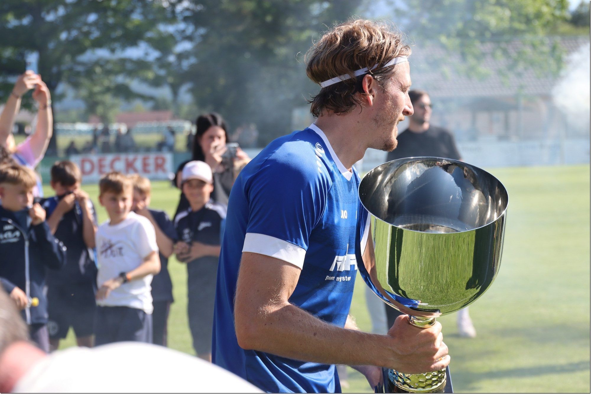 Felix Schöch hatte als erster den Pokal in der Hand. 