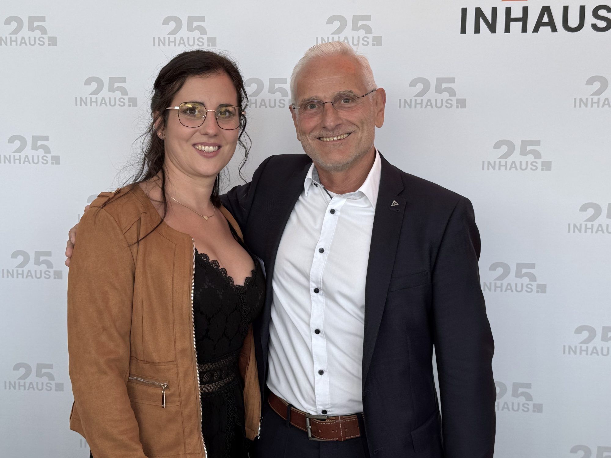 Julia Egender und Juerg Nueesch (Laufen Schweiz AG).