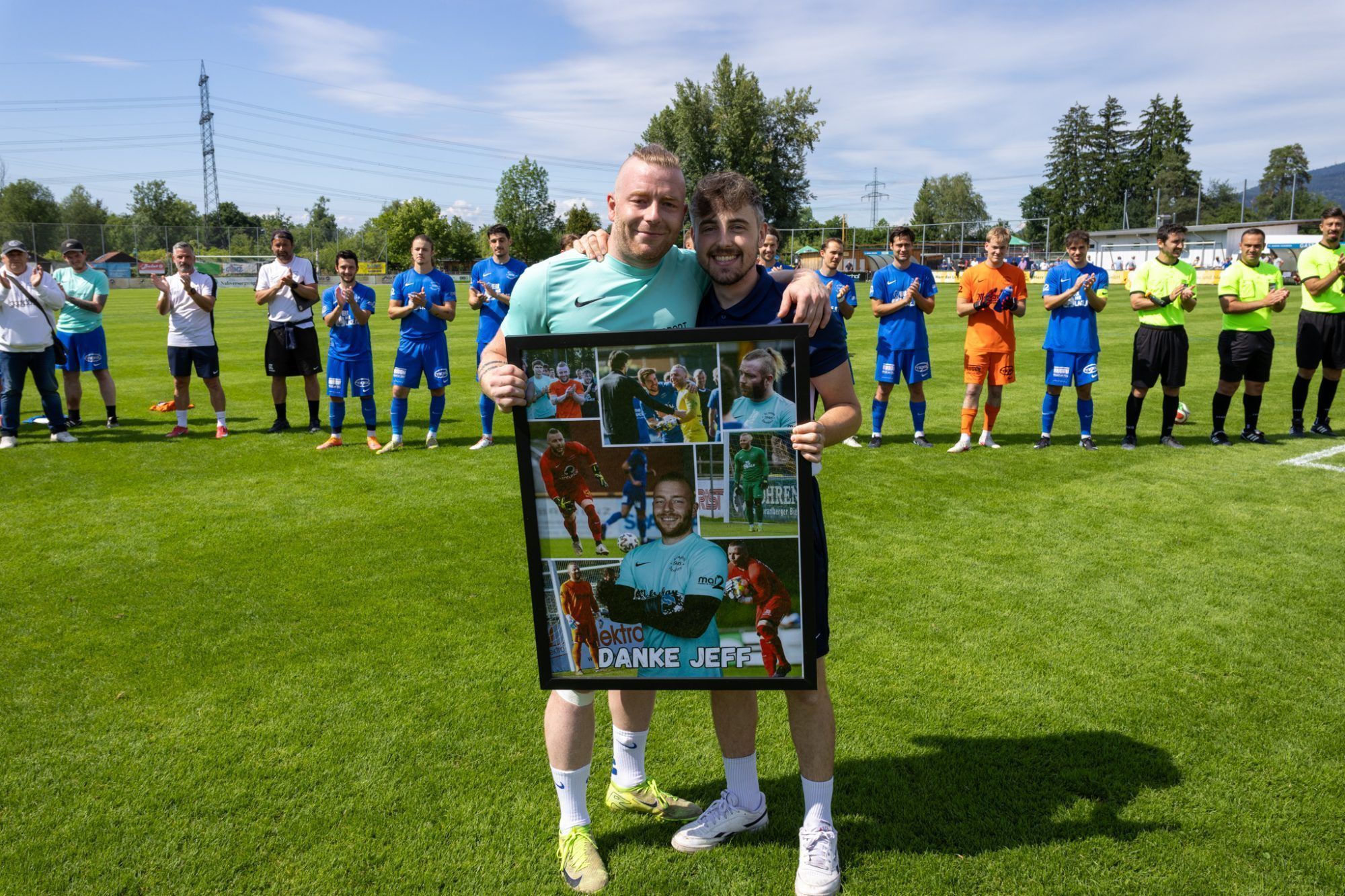 Lange war Jeffrey Abwerzger die Nummer 1 bei den Admiranern. Nach vielen Verletzungen hängt er die Fußballschuhe nun an den Nagel und ist nur noch für seine Familie die Nummer 1.
